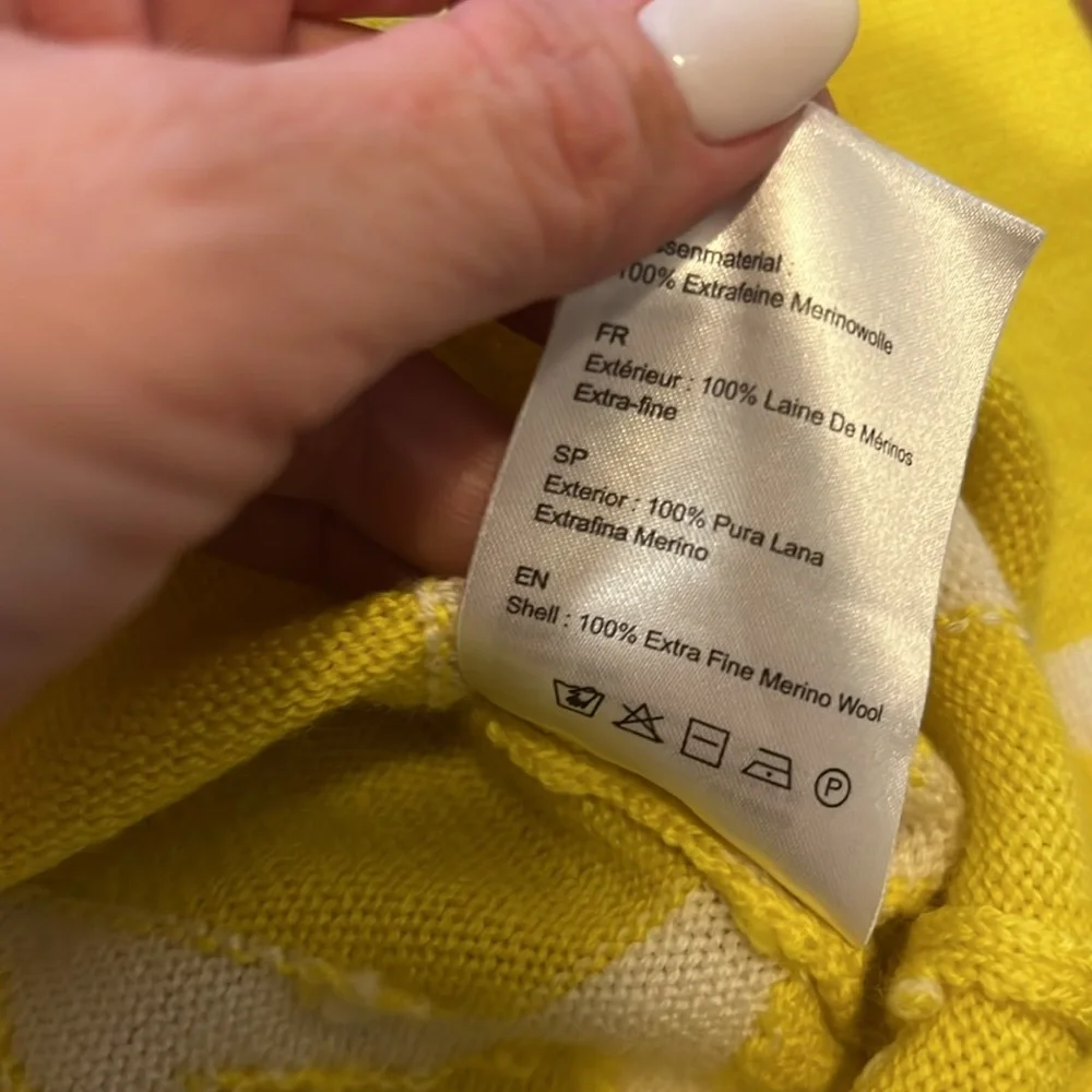 Perfect Moment Turtle Neck Extra Fine Merino Wool Star Logo Top - Picture 5 of 9